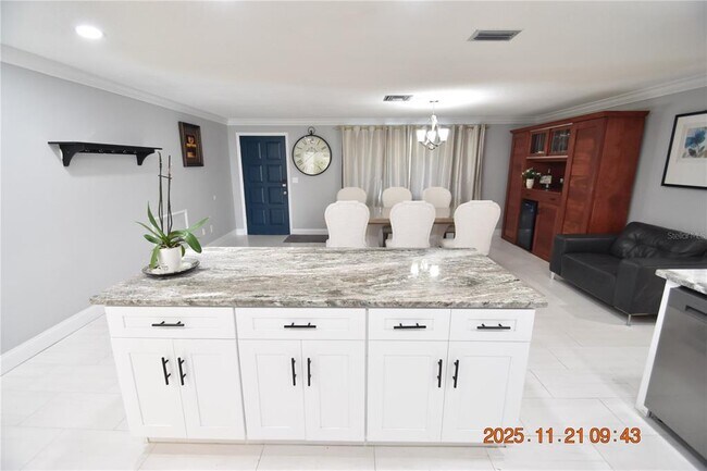 Building Photo - 2513 Gulf Blvd