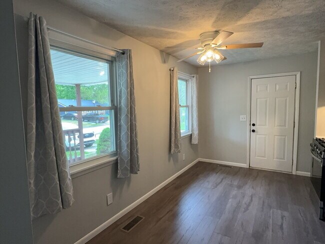 Building Photo - 2208 Beauvoir Ct