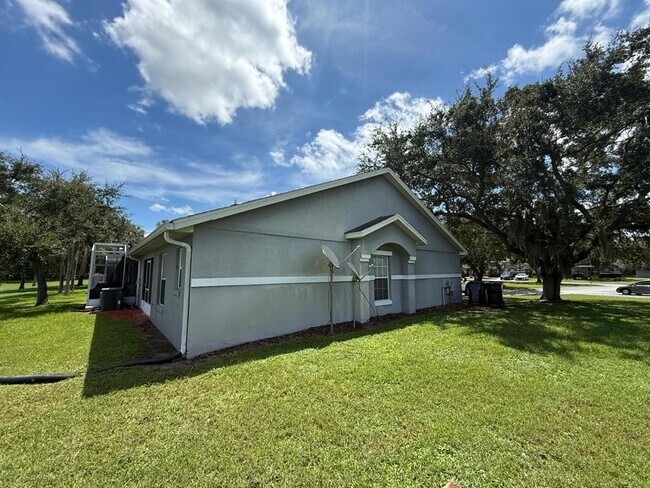Building Photo - 13531 Summerton Dr