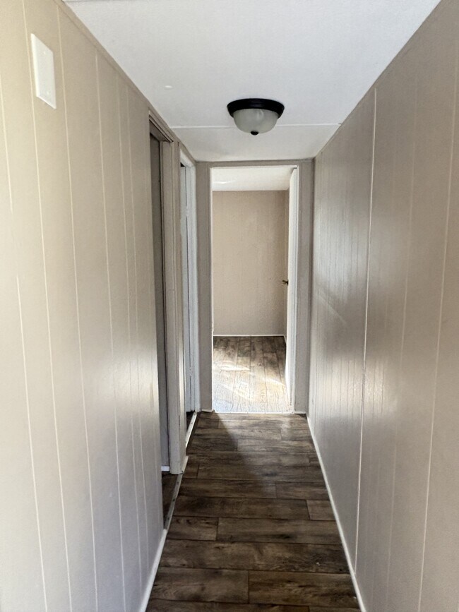 Building Photo - 2114 Cliffwood Rd