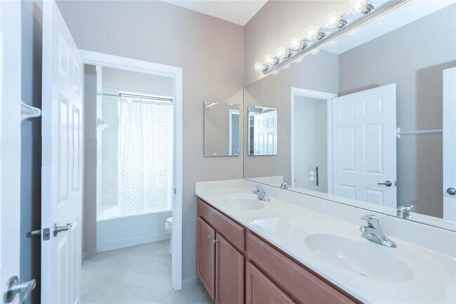 Building Photo - Northwest 88th Lane, Doral, FL 33178 - 4 BR 3.5 BA single-family home