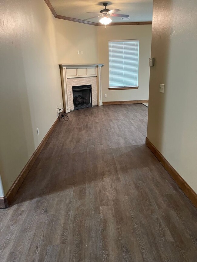 Building Photo - Two Bedroom, Two Bathroom w Study Home  in...