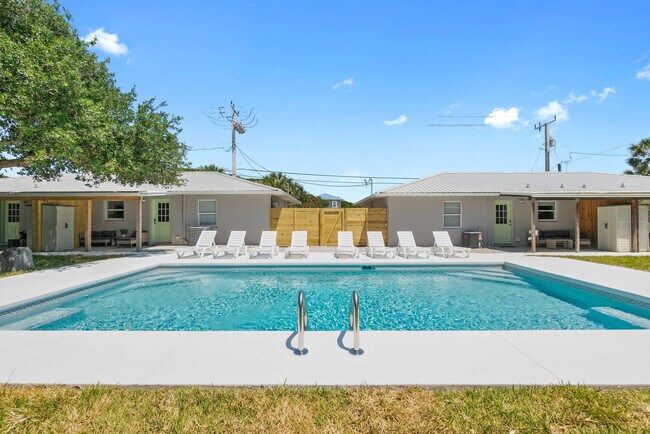 Building Photo - 107b A St