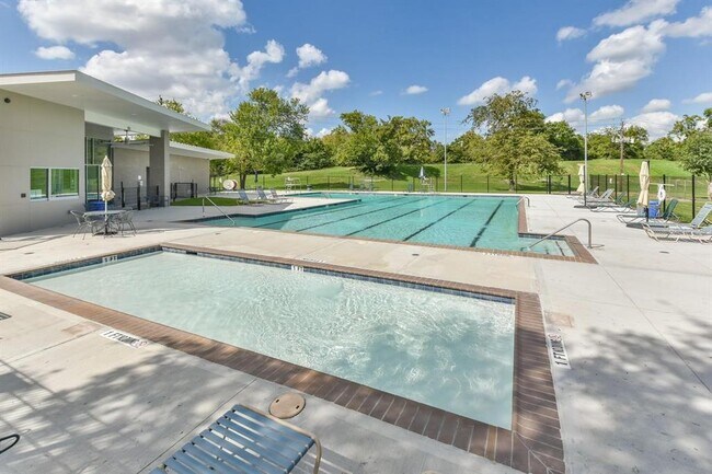 Building Photo - 13819 Starhill Ct
