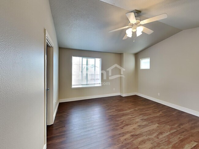 Building Photo - 1390 Alpine Lakes St SE