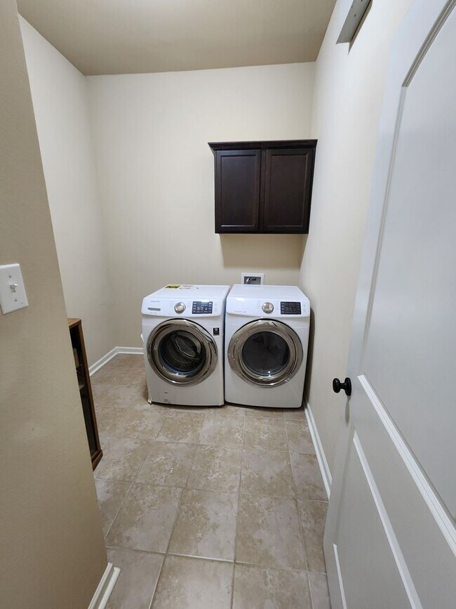 Building Photo - 16529 Gallion Dr