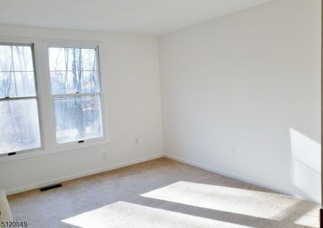 Building Photo - 53 Ben Franklin Dr