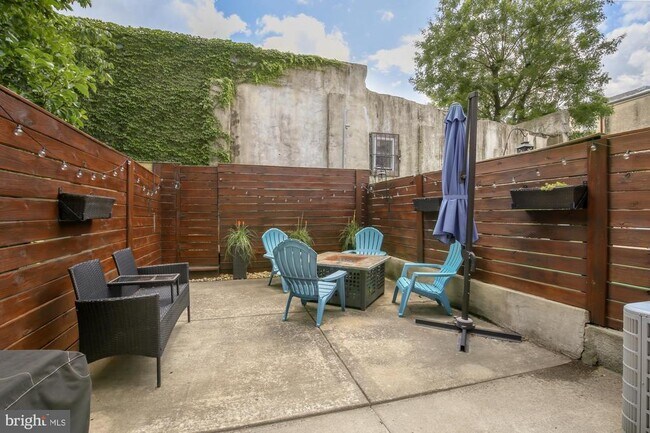 Building Photo - 2441 Coral St
