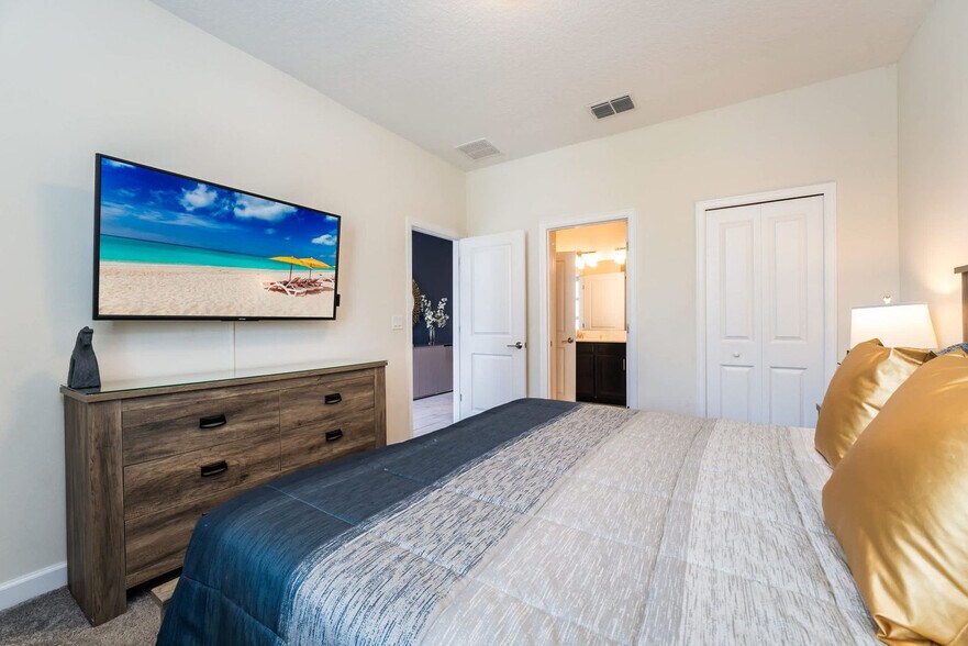 Building Photo - 8896 Cabot Cliffs Dr