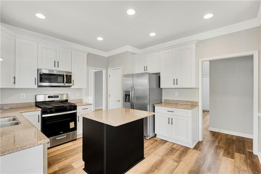 Building Photo - 1610 Elgaen Pl Dr