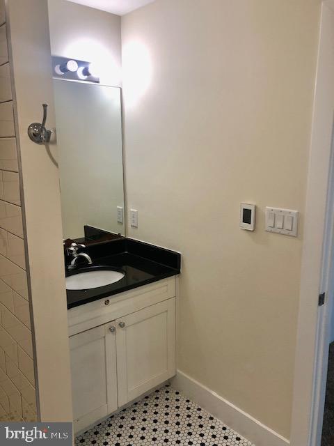 Building Photo - 919 Sheridan St NW