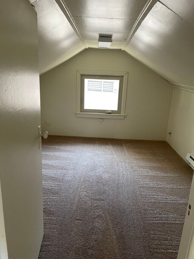 Building Photo - 3-bedroom in Tacoma