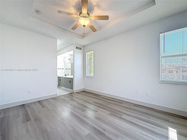 Building Photo - 3200 N Haverhill Rd