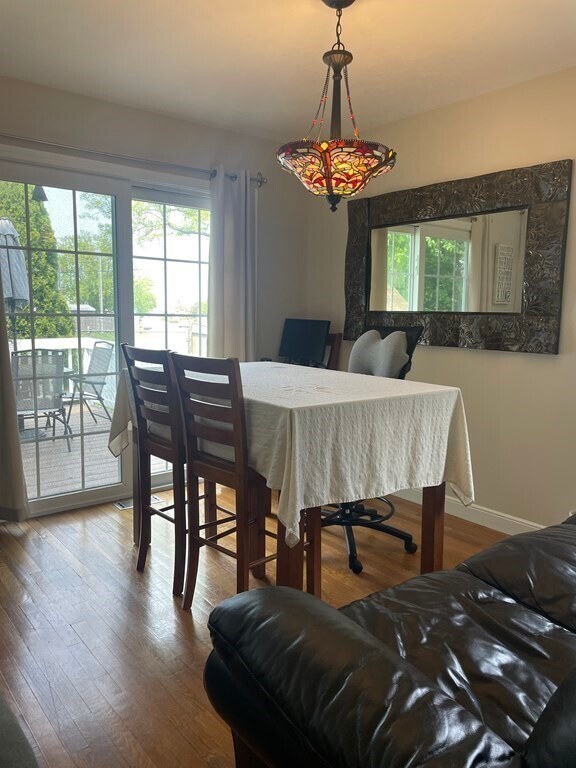 Building Photo - 128 Colonial Rd