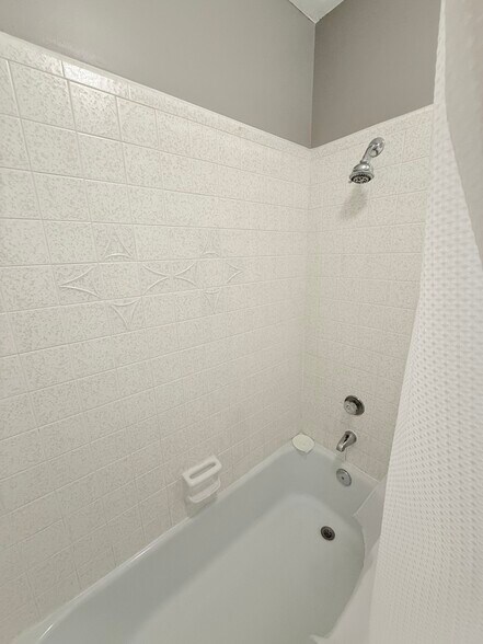 Building Photo - 3815 Orchard Ave