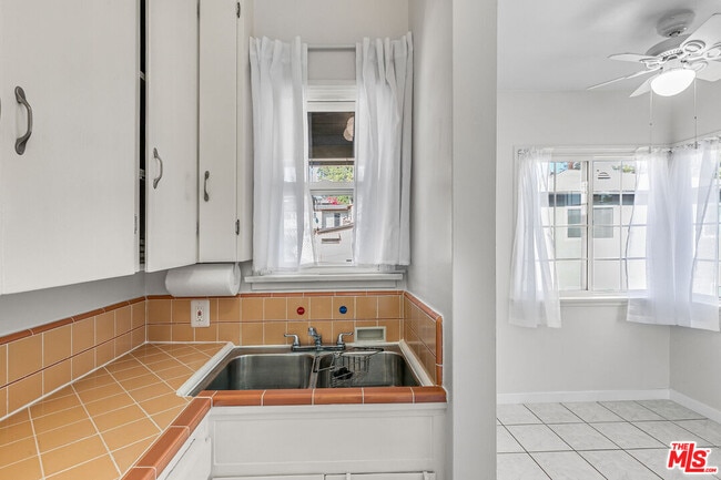 Building Photo - 4537 College View Ave