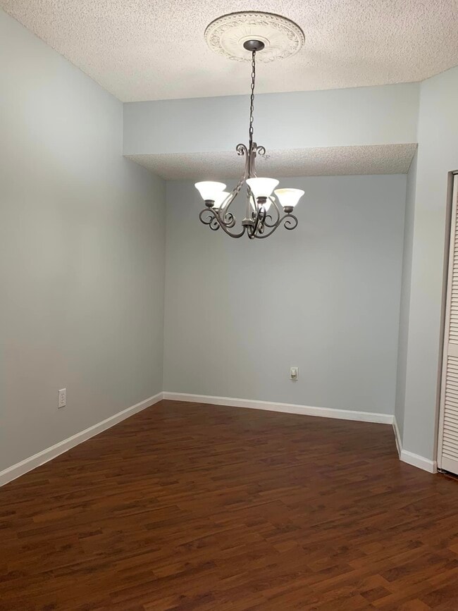 Building Photo - 1080 Bella Vista Blvd