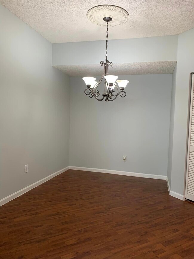 Building Photo - 1080 Bella Vista Blvd