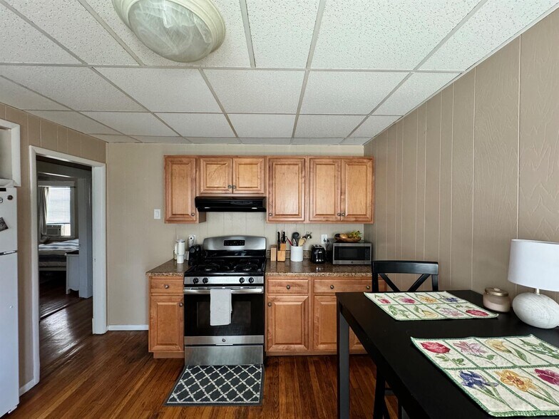 Primary Photo - 44 Clarendon Ave