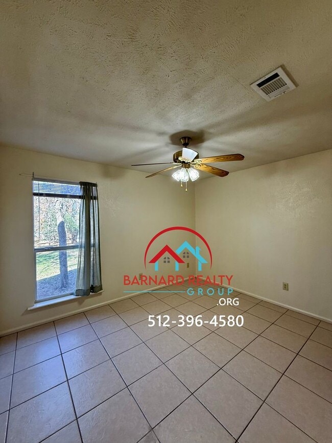 Building Photo - Available Now: 3 Bedroom, 2 Bath Stand Alone Home