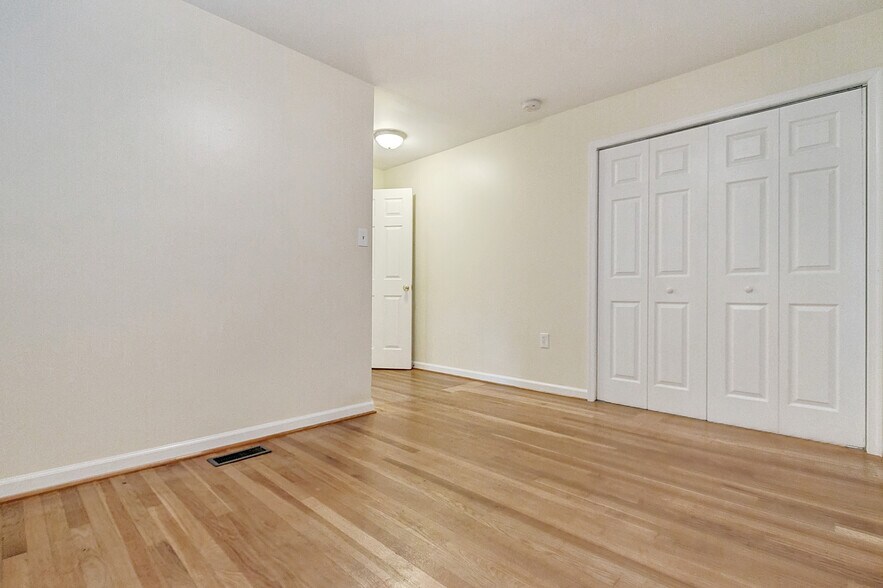 Building Photo - 9085 Autoville Dr