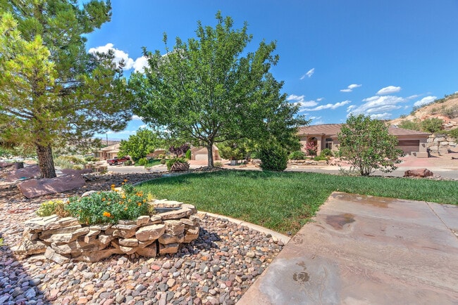 Building Photo - 4 Bedroom in The Knolls at Little Valley