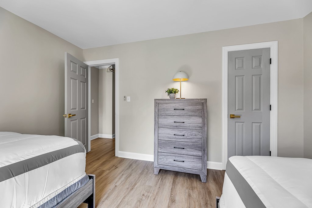 Building Photo - 703 2nd St