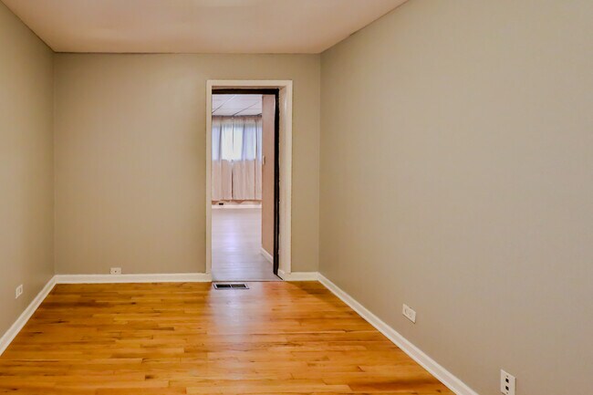 Building Photo - 7119 Stanford Dr