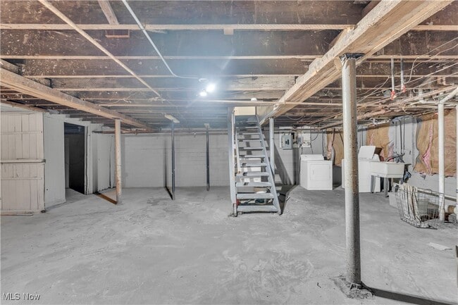 Building Photo - 1515 Rydalmount Rd