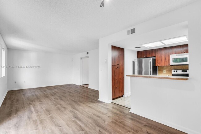 Building Photo - 3229 Coral Lake Dr