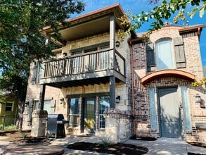 Building Photo - ** MOVE IN July 25th 2027 $5500 ** 5 Bed 3 Bath ** 1 Minute Walk to TCU Campus **