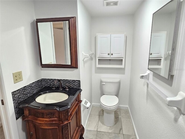 Building Photo - 499 Albee Farm Rd