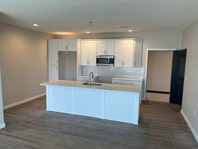 Building Photo - 8500 Thompson Run Rd