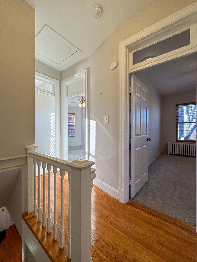 Building Photo - 1013 9th St NE
