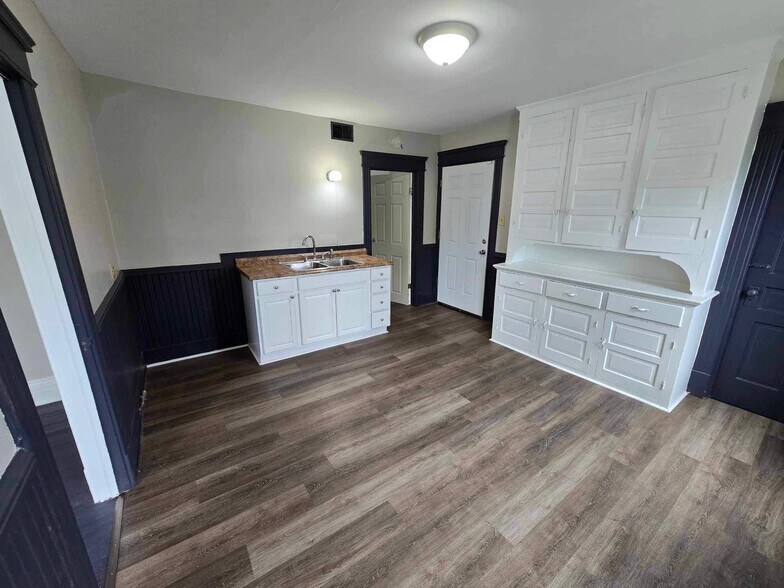 Building Photo - 336 W 29th St