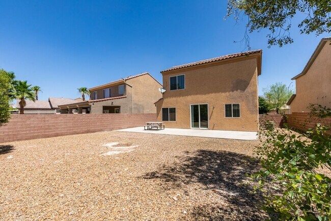 Building Photo - Large home near Aliante*Close to area schools and shopping centers*