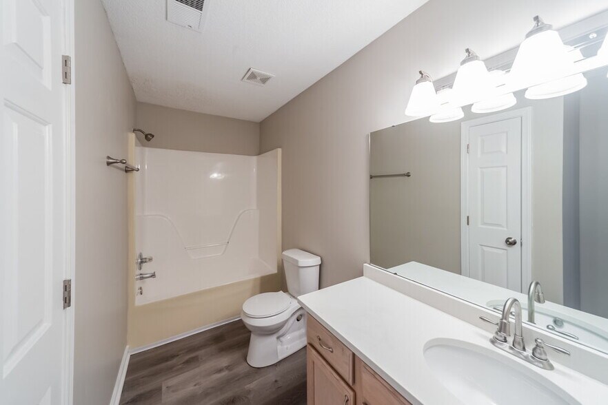 Building Photo - 7415 Creekside Dr