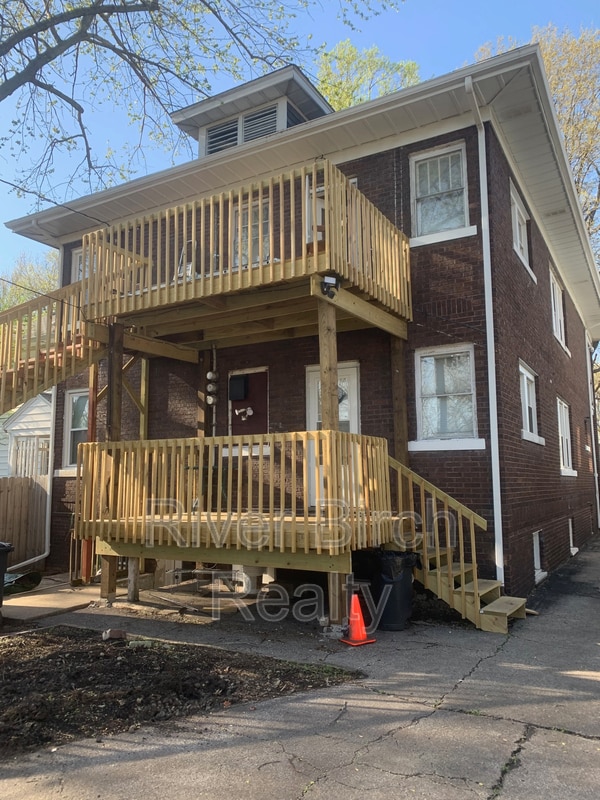 Building Photo - 434 W Cook St