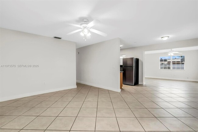 Building Photo - 1130 N 70th Ave