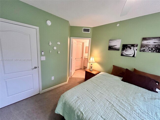 Building Photo - 5050 Fairways Cir