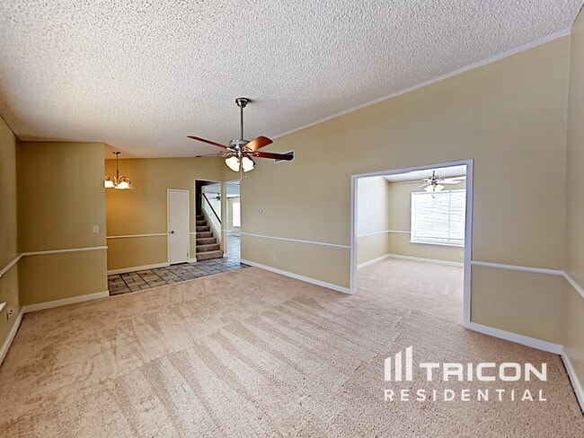 Building Photo - 5958 Chariot Ln