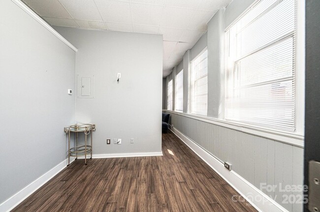 Building Photo - 426 2nd Ave SE