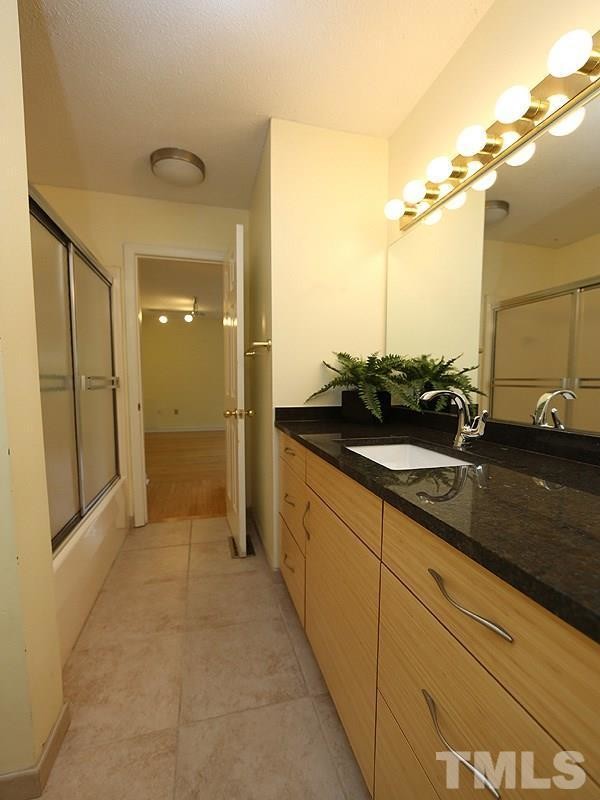 Upstairs Shared Bath - 102 Mallard Ct