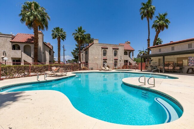 Building Photo - 2nd Floor Condo Near UNLV