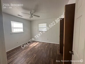 Building Photo - 3 bed home with central heat and air! $0 S...