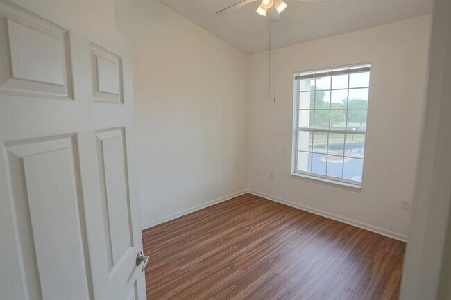Building Photo - 1603 Preswick