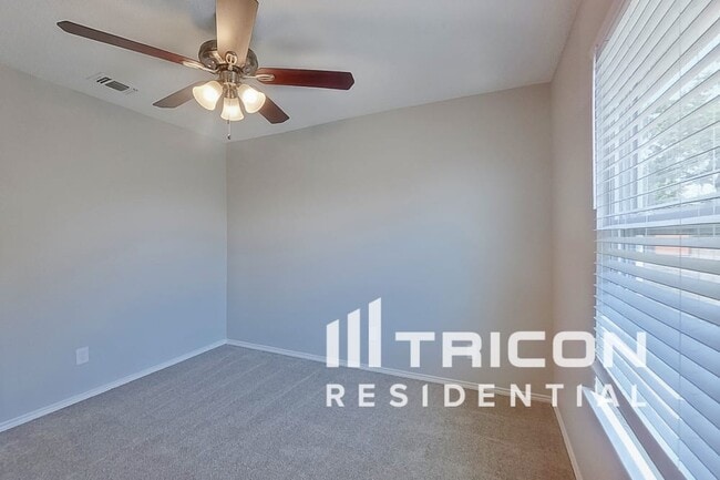 Building Photo - 809 Waggoman Rd