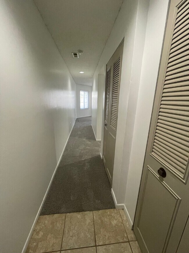 Building Photo - 1 bedroom, 1 bathroom lower level unit with River views.