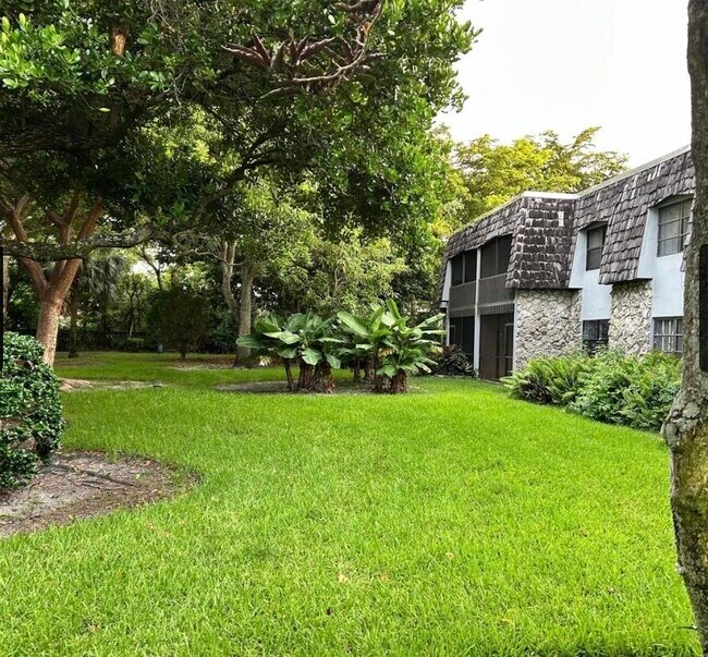 Building Photo - 3123 Oakland Shores Dr