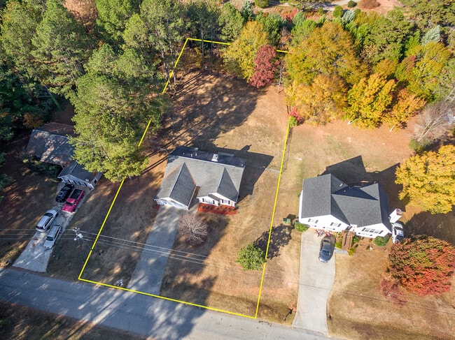 Building Photo - Cute Ranch Beauty in Covington, Fenced Back yard: Granite counter tops